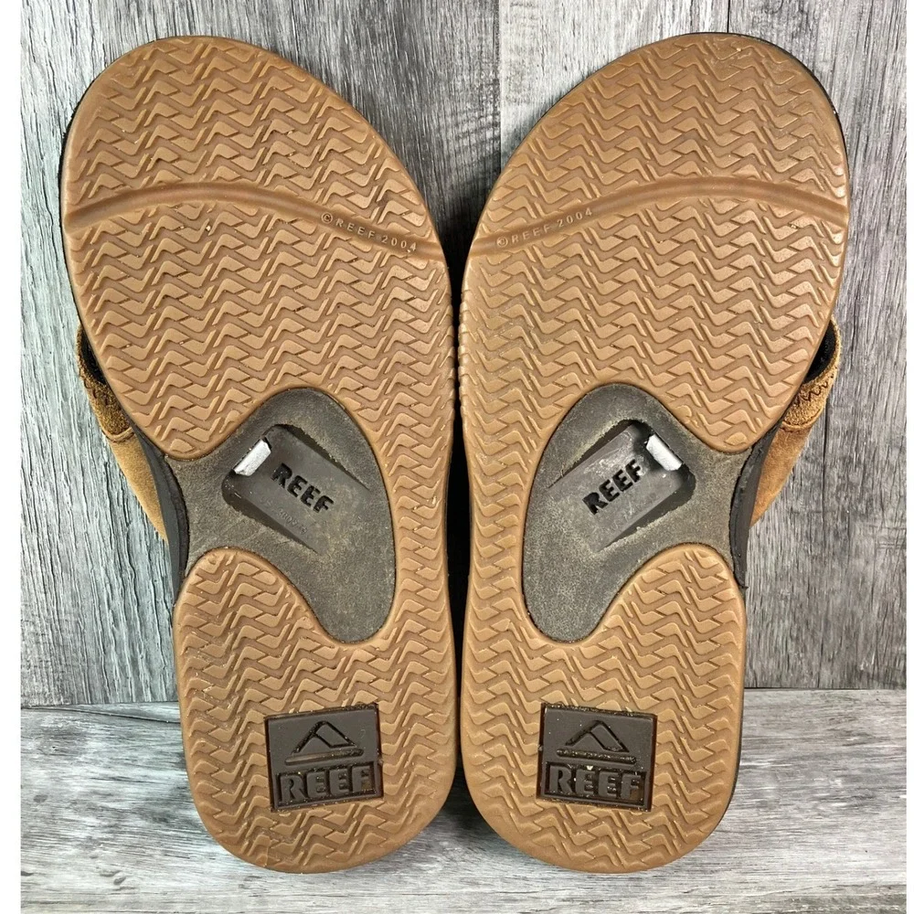 Reef Fanning Brown Tan Leather Flip Flops Mens Size 4 Bottle Opener Sandals